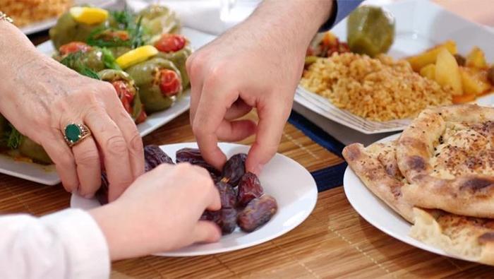 Arefe Günü Sahur Ve İftar Vakti 2026: 19 Mart Perşembe arefe orucu için İstanbul, Ankara, İzmir, Bursa, Antalya sahur saat kaçta, iftar saat kaçta İl il arefe günü namaz vakitleri ve oruç saatleri