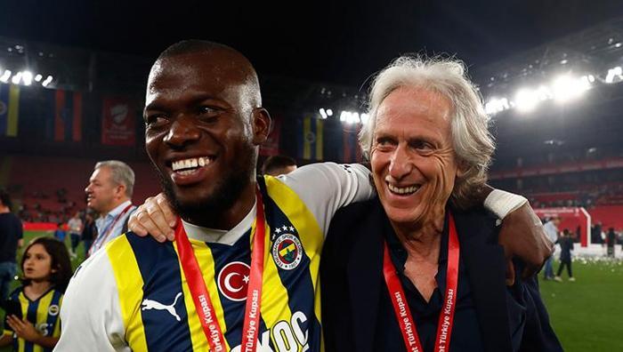 Ali Koç soyunma odasında bağırıyordu Jorge Jesustan olay Fenerbahçe itirafı: Ona tek kupasını ben kazandırdım