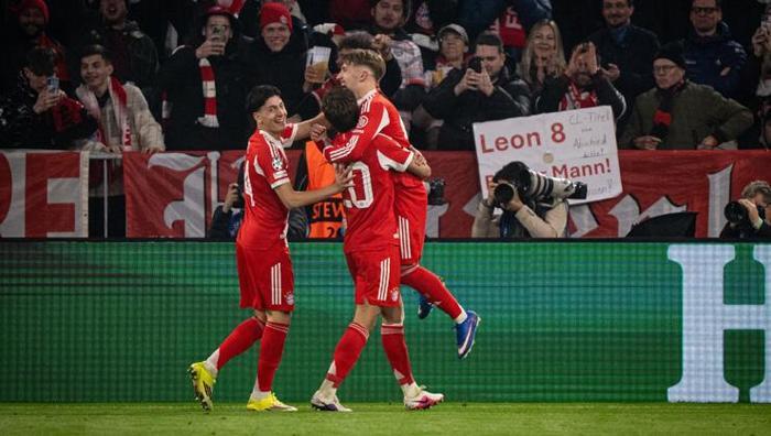 BAYERN MÜNİHTE OYUNA GİREN TÜRK