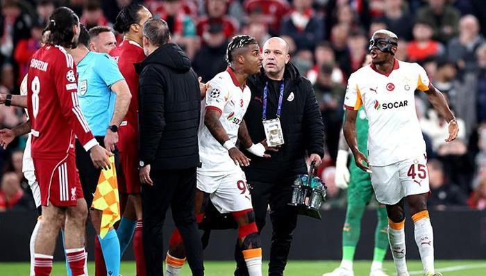 GALATASARAY'I ETKİLER
Rakibin çıkmamasına neden olan, hava toplarında iyi olan, presleri iyi olan Osimhen'in olmaması Galatasaray'ı etkiler.