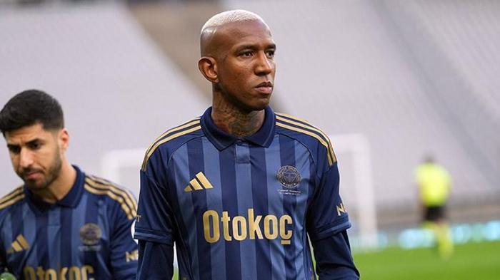 TALISCA 3 FARKLI DÖNEMDE SAKATLANDI
Fenerbahçe’de bu sezon adeta sakatlık krizi yaşanıyor... Birçok oyuncu, farklı sorunlar nedeniyle formalarından uzak kaldı. Sarı-lacivertlilerin asıl belini büken durum ise adale ve kasık sakatlıkları oldu. Örneğin Anderson Talisca, 3 farklı dönemde alt ve üst adalesindeki sıkıntılar nedeniyle takımını yalnız bıraktı.