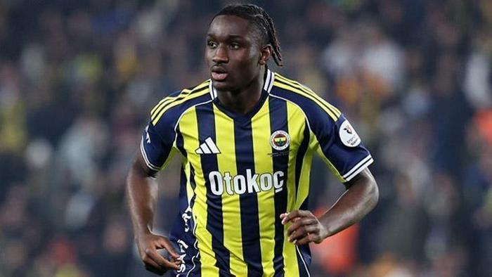 'CHERIF, ÇOK BÜYÜK BİR FORVET OLACAK'
Cherif çok genç bir oyuncu. Henüz 19 yaşında. Süper Lig’de ve Fenerbahçe gibi büyük takımda yaptıkları kolay değil. Çok hızlı adapte oldu. Maçlarda da bunu gösteriyor. Gol atıyor, belirleyici oluyor. Bize çok yardım ediyor. N’Golo ile birlikte yurt dışında elde ettiğimiz tecrübelere dayanarak ona tavsiyeler vermeye çalışıyoruz. Son maçlarda da görmeye başladık bence çok büyük bir forvet olacak. Şu an yaptıkları da çok dikkat çekici.