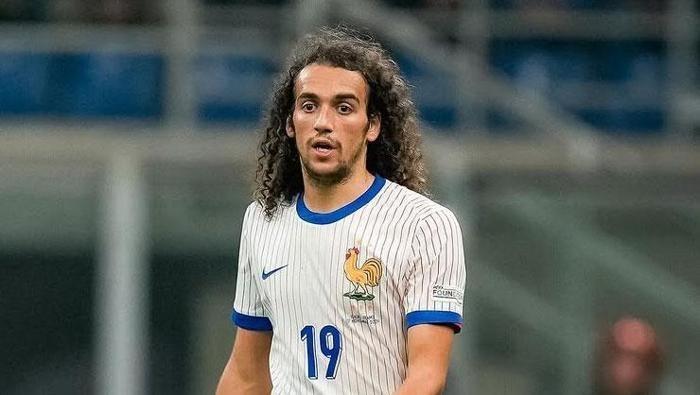 'FRANSA MİLLÎ TAKIMI'NDA YERİMİ HAK ETTİĞİMİ İSPAT ETMEK GEREK'
2026 Dünya Kupası'nda Fransa Millî Takımı'na çağrılmayı bekleyip beklemediğinin sorulması üzerine Guendouzi,