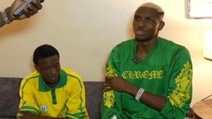 Yıldız golcü sakatlık yaşadığı Liverpool maçının ardından ülkesi Nijerya'da soluğu almıştı. Kısa bir tatilin ardından İstanbul'a dönecek olan Osimhen, öncesinde Carterefe Twitch kanalına konuk oldu ve dikkat çeken açıklamalarda bulundu.