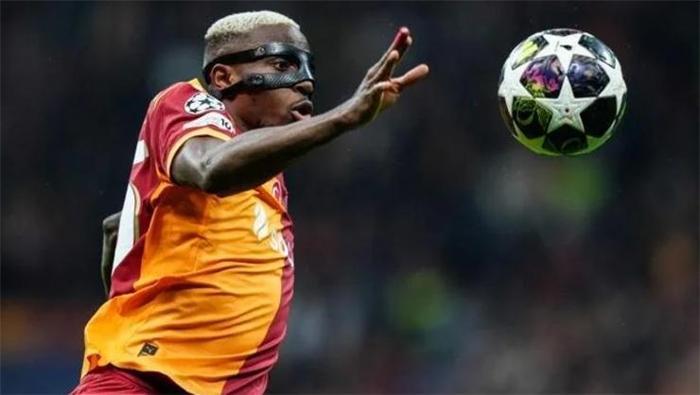 Osimhen, kolunun kırılmasının ardından Liverpool oyuncularının kendisine mesaj attığını açıkladı: 