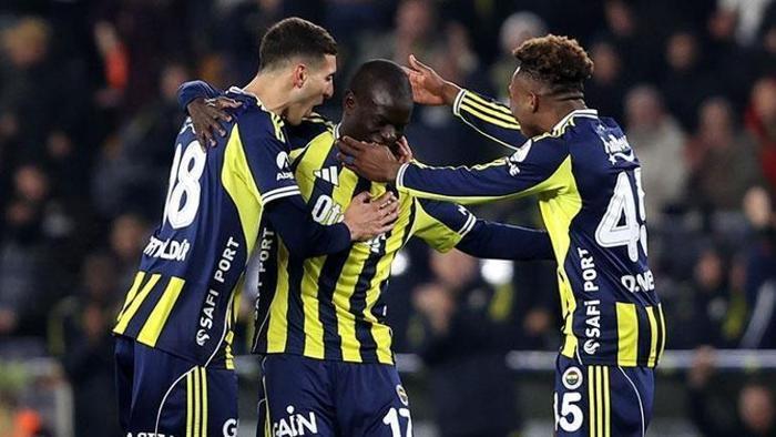 FİZİKSEL VERİLERDE TAKIMIN EN İYİSİ
Sarı-lacivertli formayı Trendyol Süper Lig’de 7, UEFA Avrupa Ligi’nde 2, Ziraat Türkiye Kupası’nda ise 10 maçta 766 dakika şans bulan N’Golo Kante fiziksel verilerde ise takımın en iyi oyuncusu oldu (10898 metre). Fransız yıldızı İsmail Yüksek takip etti.