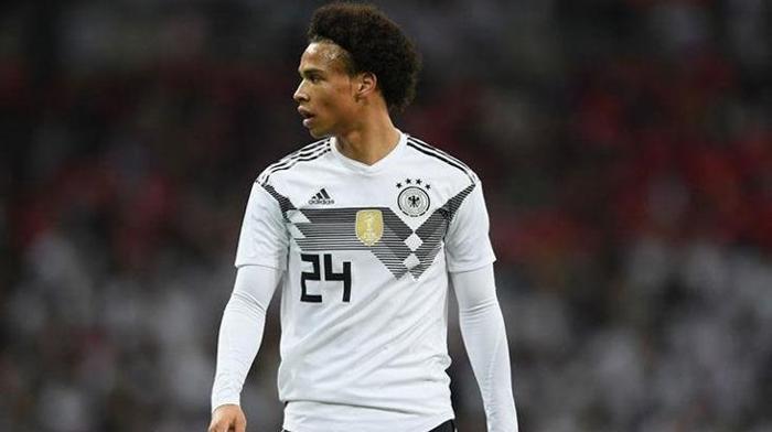 HAMANN'DAN ELEŞTİRİ GELDİ
Eski Alman milli futbolcu Dietmar Hamann, Galatasaray'ın yıldızı Leroy Sane'nin kadroya alınmasını eleştirdi. Hamann'ım sözleri sosyal medyada gündem oldu.