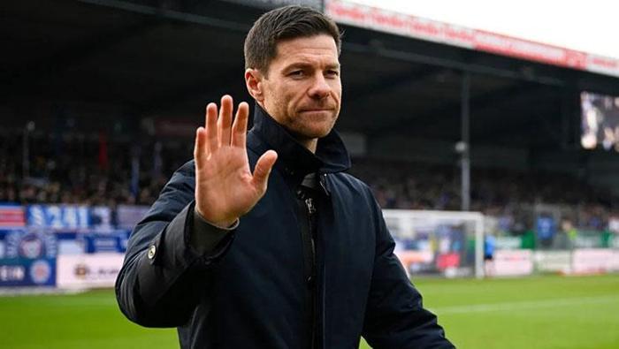 Arne Slot büyük laflarının altında kaldı, Liverpooldan kovuluyor Yerine sürpriz isim...