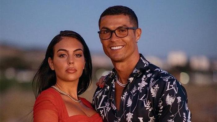 Cristiano Ronaldodan milyon dolarlık sözleşme
