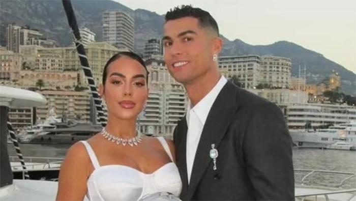 Cristiano Ronaldodan milyon dolarlık sözleşme