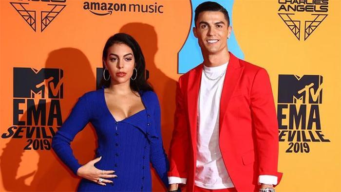 Cristiano Ronaldodan milyon dolarlık sözleşme