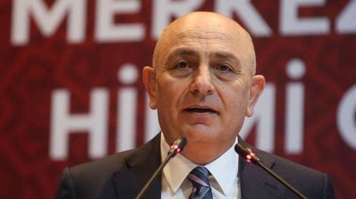 SÜLEYMAN HURMA'DAN 9 GÜN SONRA TEPKİ
Fatih Karagümrük Başkanı Süleyman Hurma, söz konusu maçtan 9 gün sonra konuşulanlara isyan etti. Hurma, Fenerbahçe yorumları yapılırken Fatih Karagümrük'ün aşağılandığını iddia etti.