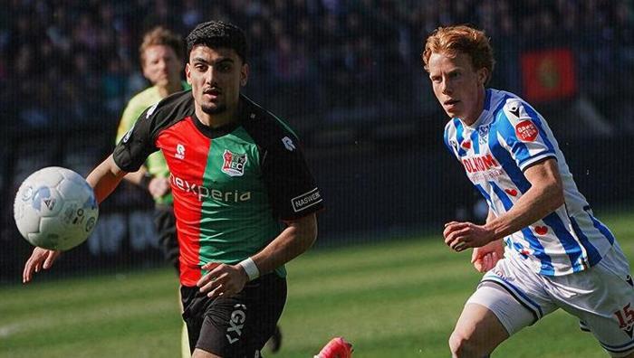 21 yaşındaki Başar Önal, sol kanat ve forvette görev yaparken bu sezon toplamda 29 maça çıktı. Genç oyuncu bu maçlarda sekiz kez gol atarken sekiz kez de asist yaptı.