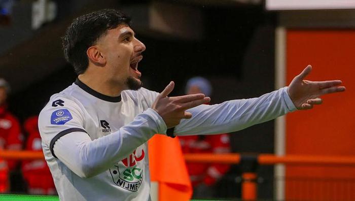 Ertan Torunoğulları'nın Başar Önal'ı izlemek için tribünde yer aldığı ortaya çıktı. Heerenveen kadrosunda yer alan Eser Gürbüz ise oyuna girmedi.