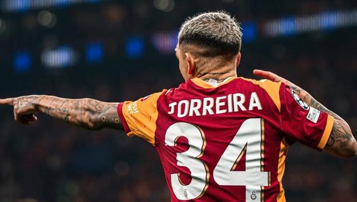 BAŞKA BİR KULÜBE TRANSFER OLMAYI DÜŞÜNMÜYORUM