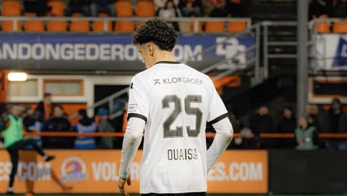 HOLLANDA DEVİ DE DEVREDE
Haber detayında, 21 yaşındaki sağ kanat oyuncusunun 2024 yılında Roda'dan 850 bin euroya transfer edildiği hatırlatıldı ve Hollanda kulübünün Sami Ouaissa'yı 8 ila 10 milyon euro arasında bir bonservisle satabileceği öne sürüldü. Nijmegen'deki sözleşmesi 30 Haziran 2028'de sona erecek olan futbolcuyu Fenerbahçe'nin yanı sıra PSV Eindhoven da dahil olmak üzere birçok kulübün takip ettiği de iddia edildi.