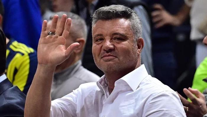 Süper Lig'de Galatasaray ile şampiyonluk yarışında olan Fenerbahçe, bir yandan da gelecek sezonun kadro planlamasını yapıyor. Yönetim, eksik bölgeler için transfer listesini hazırladı ve bu doğrultuda çalışmalarını büyük bir titizlikle yürütüyor.