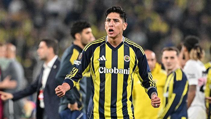 Fenerbahçeye derbi öncesi müjdeli haber Takıma geri dönüyor...