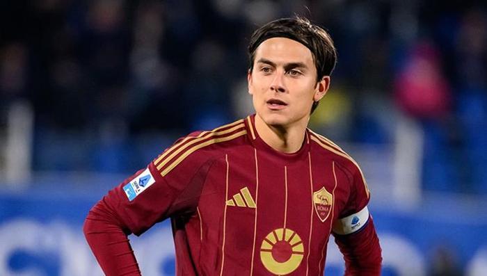 'FENERBAHÇE'YE KATKI SAĞLAR'
Doğal bir yetenek. Eğer bu transfer gerçekleşirse Fenerbahçe'ye çok ciddi katkı sağlayacaktır. Ancak şu an net konuşmak için çok erken. Bu sürecin netleşmesi için zamana ihtiyaç var' diye konuştu.