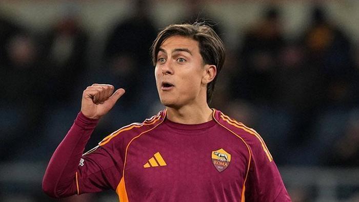 MENAJERİ TEMAS KURDU
La Gazzetta dello Sport'ta yer alan habere göre Kanarya'nın, AS Roma’nın yeni sözleşme önermediği için bu yaz boşa çıkması beklenen Arjantinli oyuncu için menajeri Carlos Novel ile ilk teması kurduğu kaydedildi. 32 yaşındaki oyuncuya, şu anki maaşı olan 6 milyon Euro’dan 3 yıllık sözleşme sunulduğu iddia edildi.