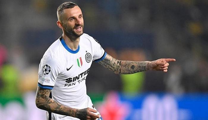 FENERBAHÇE'YE DE VRIJ ÖNERİSİ
Sarı-lacivertliler, Milan Skriniar'ın yanına en az onun seviyesinde bir stoper almak için arayışta. Marcos Senesi ve Jose Gimenez için çalışmalara başlayan Fenerbahçe’ye, menajerler tarafından yeni bir isim önerildi: Stefan De Vrij...