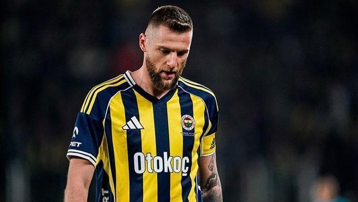 SKRINIAR ÇOK YAKINDAN TANIYOR
Hollandalı savunmacı, Skriniar’ın çok yakından tanıdığı bir isim. İki stoper, 2018- 23 yılları arasında 5 sene boyunca Inter savunmasında görev yaptı.