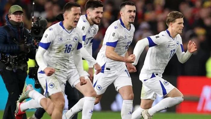 Bir halkın tüm özgürlük umutları 40 yaşındaki Edin Dzeko ülkesini tek başına finale yükseltti
