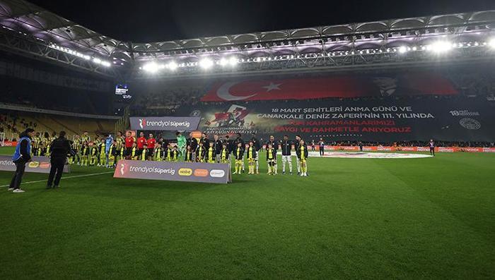 4 İSİMLE VEDALAŞILABİLİR
Şu ana kadar 4 ismin ayrılığı kesinleşirken, bu isimler arasında uzun süredir forma giyen Jayden Oosterwolde de bulunuyor. Kariyerine başka bir kulüpte devam etmek isteyen Hollandalı savunmacıya sezon sonunda veda edilecek.