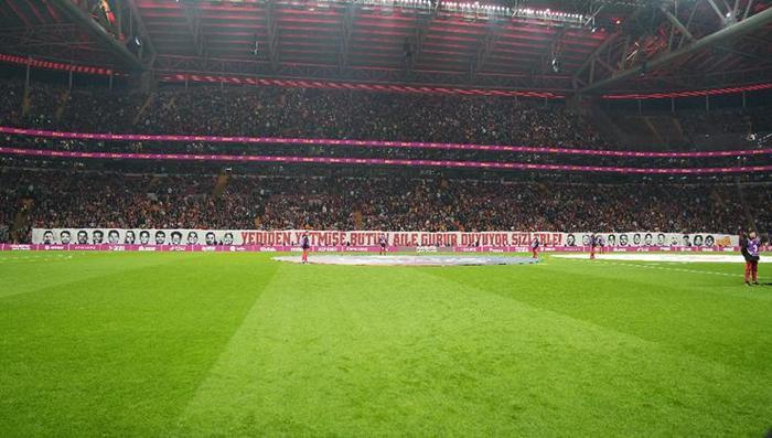 Galatasarayın kasası para doldu 300 milyon Euro