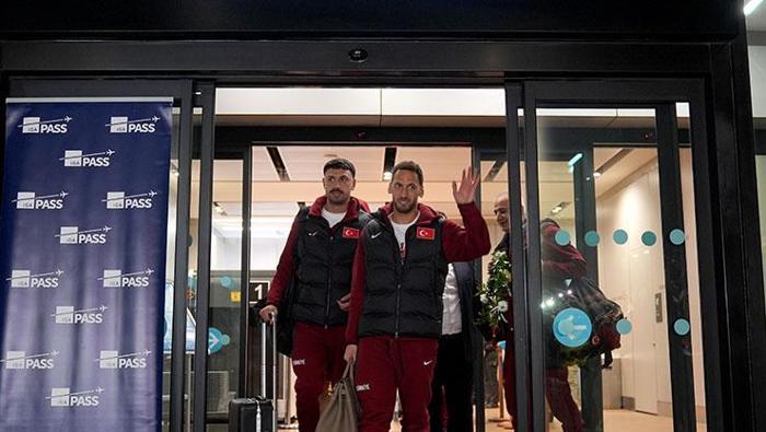 Tarih yazan Milli Takımımız, yurda döndü Coşkulu karşılama | Hakan Çalhanoğlu: Çok gururluyuz