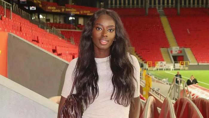 Portekizli modelle evlenen Bertuğ Yıldırım, Galatasarayın efsane ismiyle akraba oldu: Eşi kim çıktı