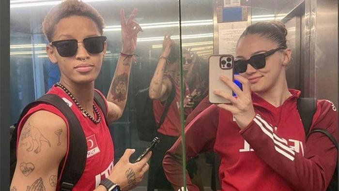 Zehra Güneş ve Melissa Vargasın tavırları olay oldu Filenin Sultanlarından şarkılı gönderme