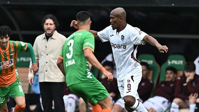Trabzonsporun yıldızı Ozan Tufan: Taraftarlardan özür dileriz