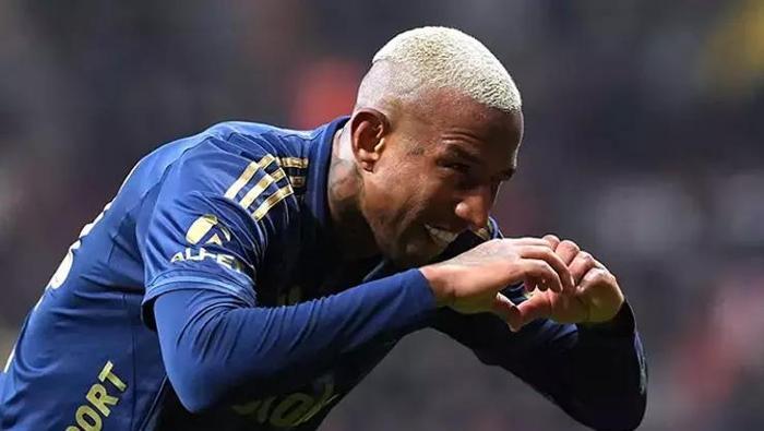 TALISCA KENDİNİ AŞTI