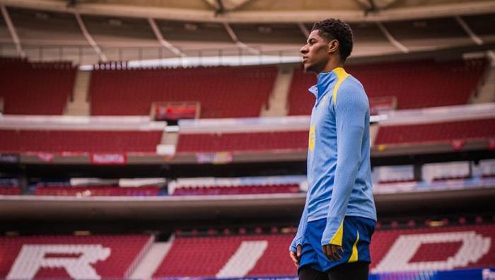 Barcelona, Atletico Madrid maçı öncesi sahaya çıktığında şoka uğradı Hansi Flick gözlerine inanamadı, UEFAya şikayet etti