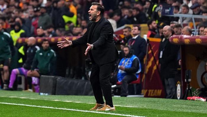 Okan Buruk defterden sildi Galatasarayda 4 ayrılık