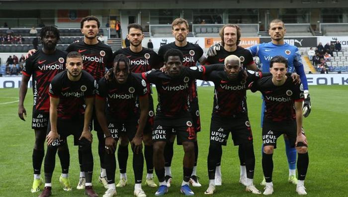 Onyekurudan Volkan Demirele cevap Galatasaray maçı öncesi kadro dışı kalmıştı: Instagramdan yanıt verdi