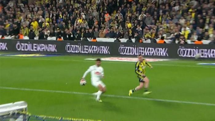 F.BAHÇENİN PENALTI BEKLEDİĞİ POZİSYON