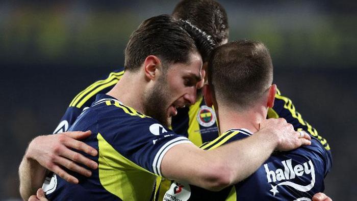 Usta isimden Fenerbahçeli yıldıza sert eleştiri: Bu düşüş artık şaşılacak boyutlara ulaştı | Aynı senaryo