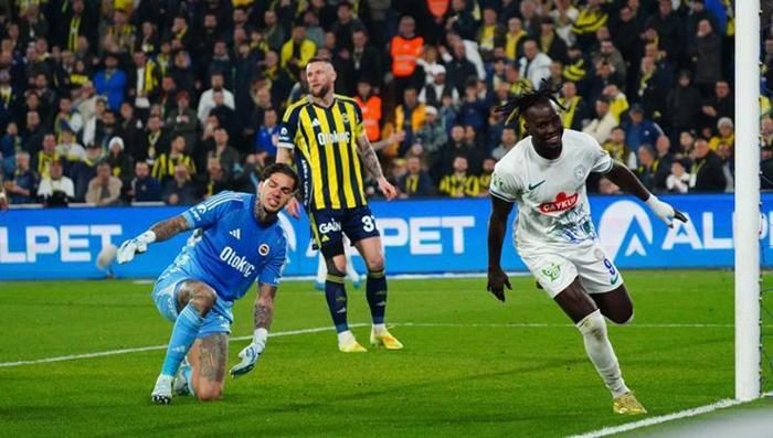 Fenerbahçenin belalısı Sowe Kadıköyde kabus