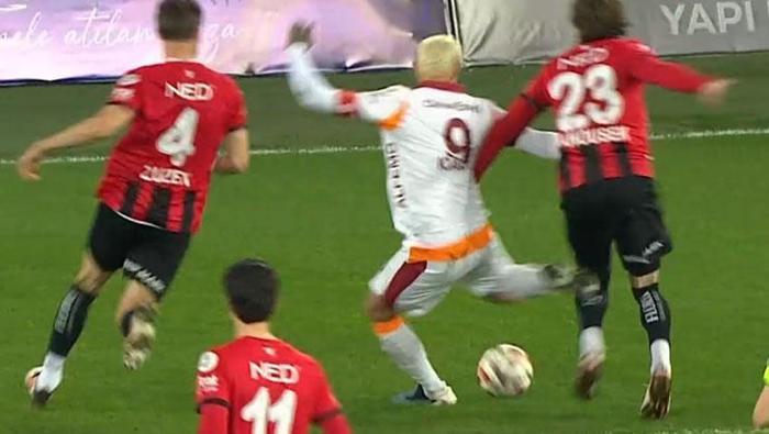 G.SARAYIN PENALTI BEKLEDİĞİ 2. POZİSYON
