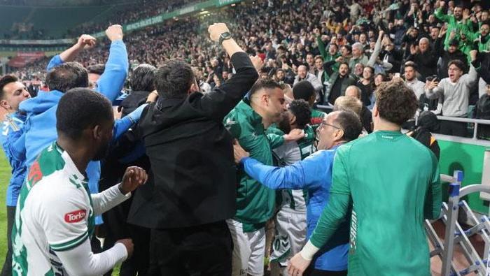 Konyaspor - Fenerbahçe maçına damga vuran son dakika penaltı kararı doğru mu Deniz Çoban detaylarıyla açıkladı
