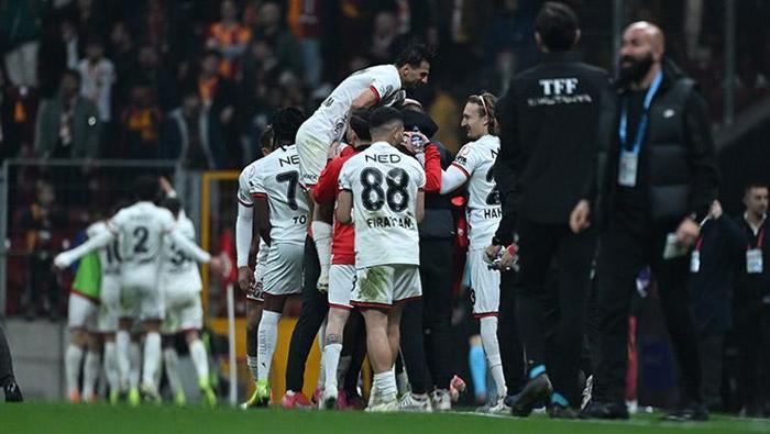 Hasret kaldığımız bir hakem performansı Galatasaray-Gençlerbirliği maçının hakem kararlarını yorumladI