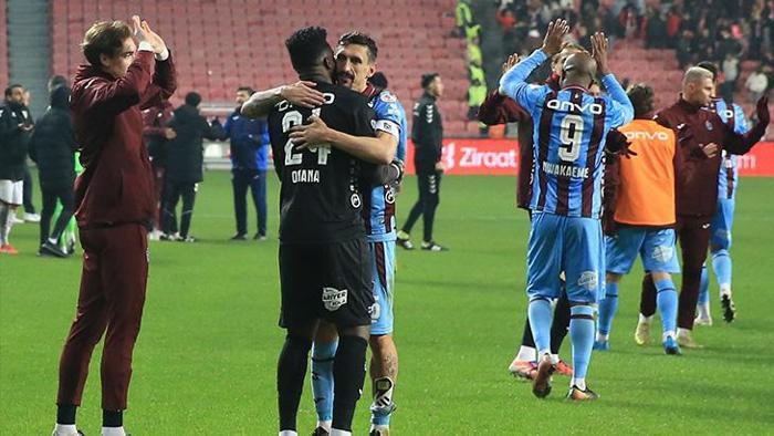 İLK 3 PENALTIYI KURTARDI