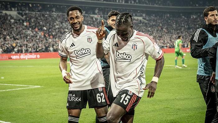 Beşiktaş - Alanyaspor maçı sonrası usta isimden dikkat çeken iddia En büyük şans Beşiktaşta