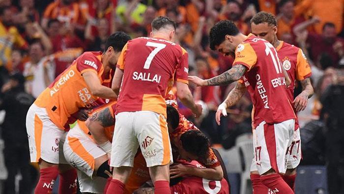 Victor Osimheni zor tuttular Maç sonu Mert Müldürle sert tartışma