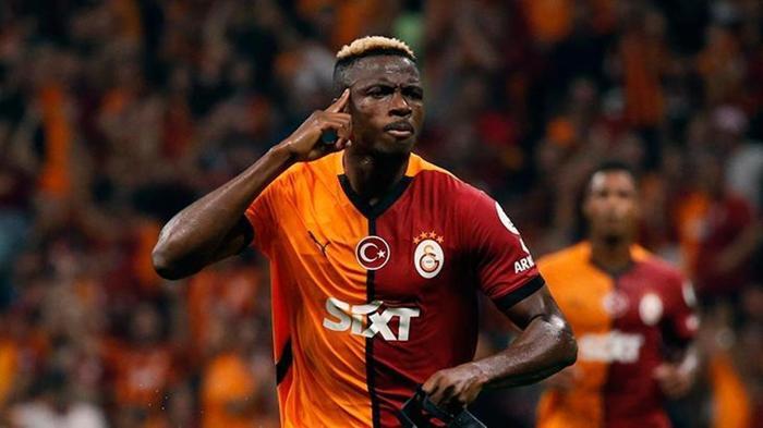 YİNE TAKIMINI SIRTLADI