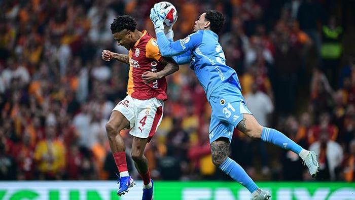 Fenerbahçede Ederson krizi büyüyor Ayrılık için tek bir şartı var