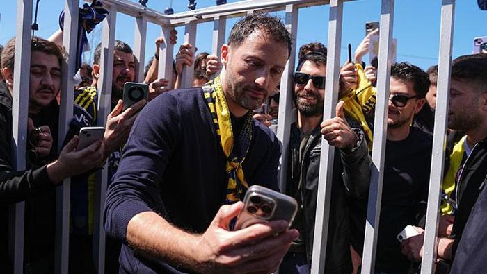 Domenico Tedesco vedalaşmak için Samandıraya gitti Taraftarları görünce duygulandı...