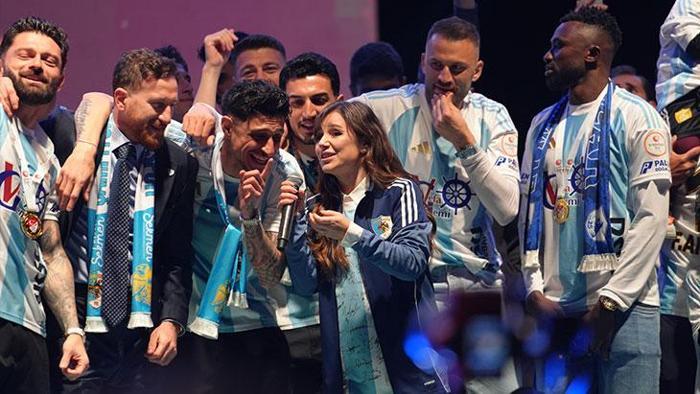 Süper Ligin yeni takımı Erzurumspor FK şampiyonluk kupasını aldı